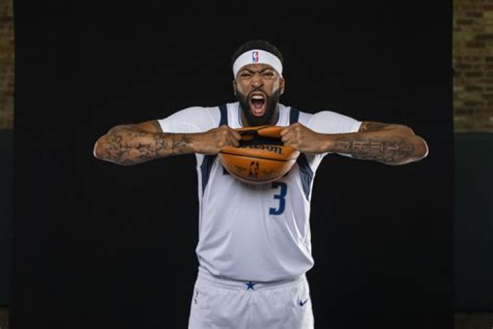 Anthony Davis; Stats, Injury, Lakers, Height, Married, Gay, Girlfriend
