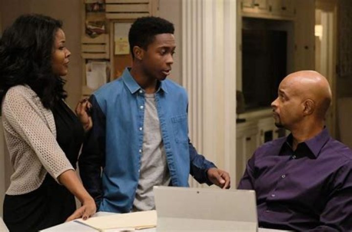 Know About Dante Brown; Net Worth, Height, Age, Parents, Girlfriend